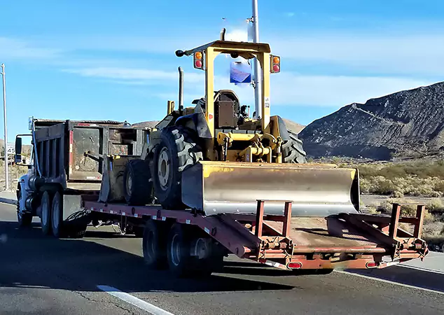 Why Choose Tacoma Hauling Pros Over Other Heavy Equipment Shipping Companies?